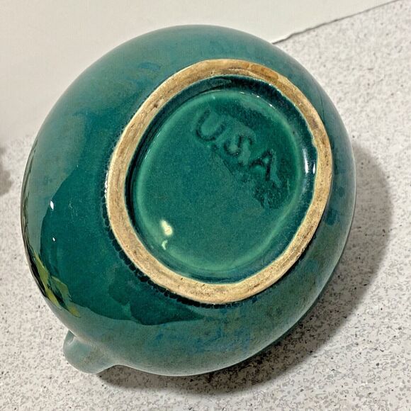 Vintage USA Art Pottery Tilted Ball Pitcher w/ Ice Lip Green Glazed 1950's Mod - Picture 7 of 9
